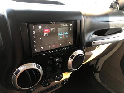 2011 Jeep Wrangler Unlimited Rubicon   - Photo 17 - Portland, OR 97266