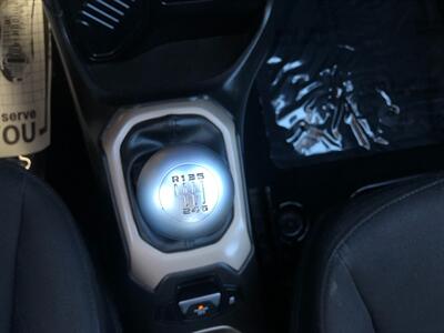 2017 Jeep Renegade Sport   - Photo 12 - Portland, OR 97266
