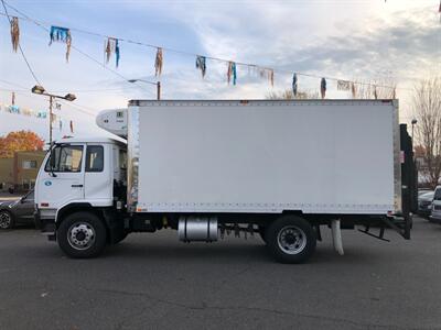 2010 Nissan DIESEL UD3300   - Photo 1 - Portland, OR 97266