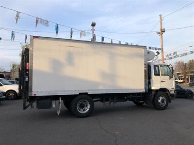 2010 Nissan DIESEL UD3300   - Photo 2 - Portland, OR 97266