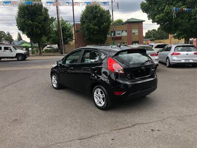 2017 Ford Fiesta SE   - Photo 3 - Portland, OR 97266