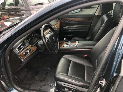 2013 BMW 740i   - Photo 10 - Portland, OR 97266