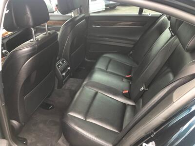 2013 BMW 740i   - Photo 9 - Portland, OR 97266