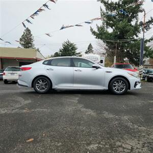 2019 Kia Optima LX   - Photo 5 - Portland, OR 97266