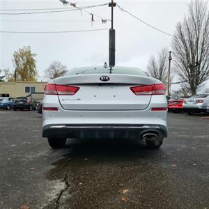 2019 Kia Optima LX   - Photo 7 - Portland, OR 97266