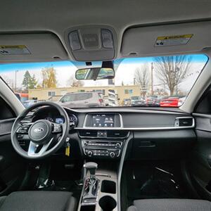 2019 Kia Optima LX   - Photo 9 - Portland, OR 97266