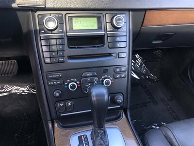 2010 Volvo XC90 3.2   - Photo 13 - Portland, OR 97266