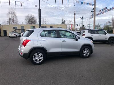 2019 Chevrolet Trax LS   - Photo 2 - Portland, OR 97266