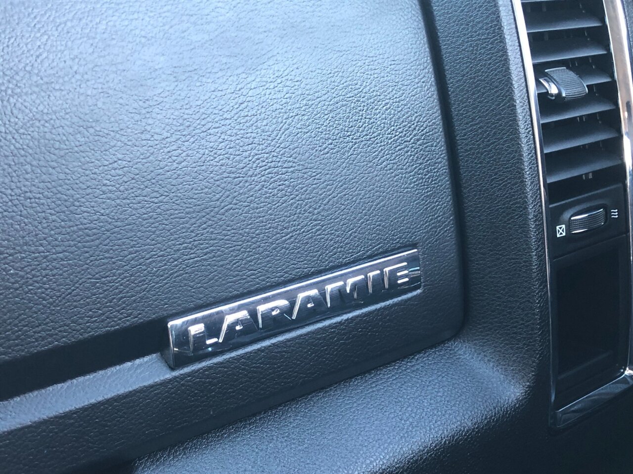 2018 RAM 1500 Laramie - Photo 16 - Portland, OR 97266