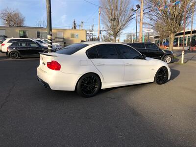 2011 BMW 335i   - Photo 3 - Portland, OR 97266