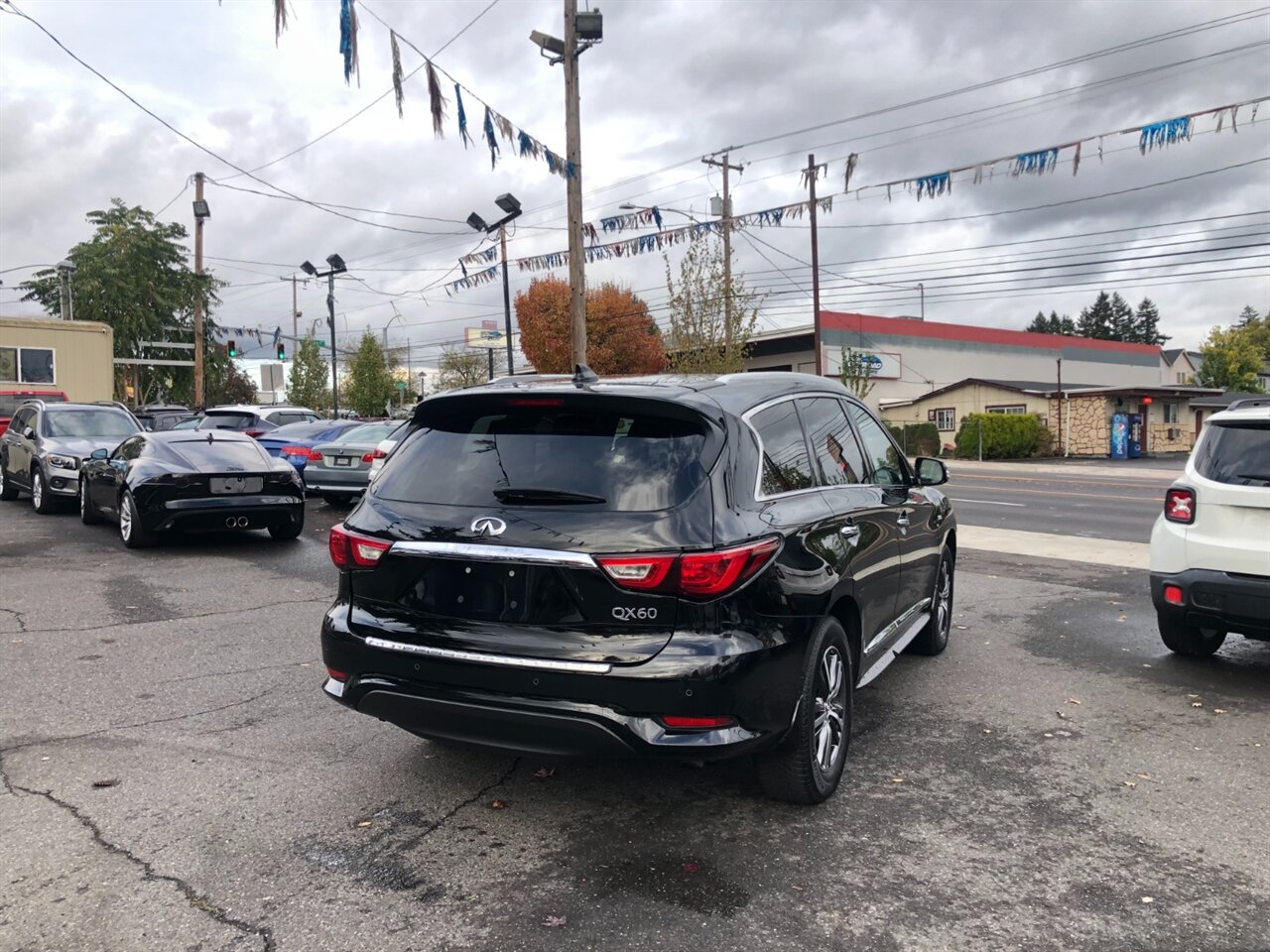 2017 INFINITI QX60 - Photo 3 - Portland, OR 97266
