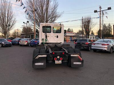 2013 Freightliner CASCADIA 113   - Photo 6 - Portland, OR 97266