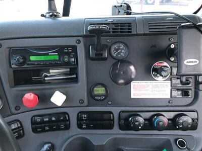 2013 Freightliner CASCADIA 113   - Photo 12 - Portland, OR 97266