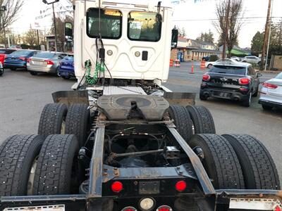 2013 Freightliner CASCADIA 113   - Photo 7 - Portland, OR 97266