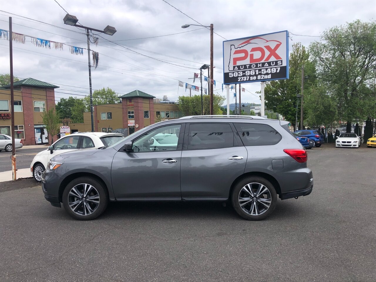 2019 Nissan Pathfinder SV   - Photo 1 - Portland, OR 97266