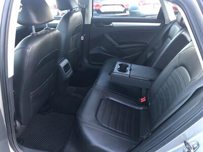 2012 Volkswagen Passat V6 SE - Photo 11 - Portland, OR 97266