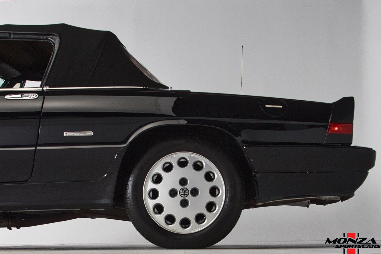 1989 Alfa Romeo Spider Quadrifoglio - Photo 9 - Houston, TX 77024