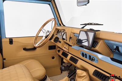 1998 Land Rover Defender 110   - Photo 105 - Houston, TX 77024