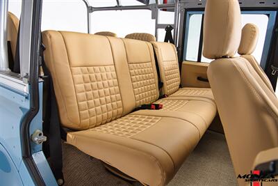 1998 Land Rover Defender 110   - Photo 71 - Houston, TX 77024