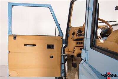 1998 Land Rover Defender 110   - Photo 98 - Houston, TX 77024