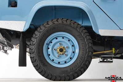 1998 Land Rover Defender 110   - Photo 19 - Houston, TX 77024