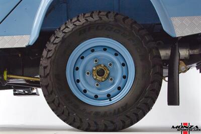 1998 Land Rover Defender 110   - Photo 53 - Houston, TX 77024