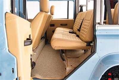 1998 Land Rover Defender 110   - Photo 82 - Houston, TX 77024