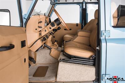 1998 Land Rover Defender 110   - Photo 136 - Houston, TX 77024