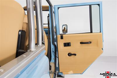 1998 Land Rover Defender 110   - Photo 94 - Houston, TX 77024