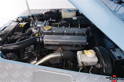 1998 Land Rover Defender 110   - Photo 133 - Houston, TX 77024