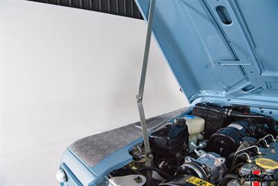 1998 Land Rover Defender 110   - Photo 129 - Houston, TX 77024