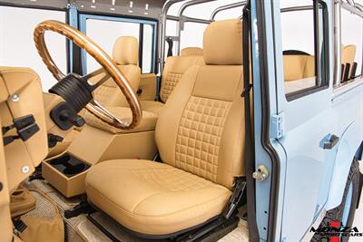1998 Land Rover Defender 110   - Photo 66 - Houston, TX 77024