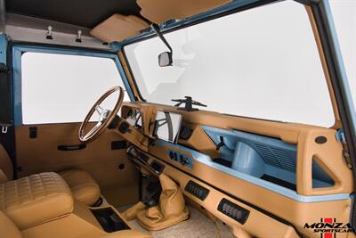 1998 Land Rover Defender 110   - Photo 144 - Houston, TX 77024