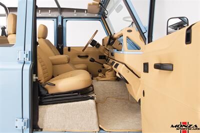 1998 Land Rover Defender 110   - Photo 77 - Houston, TX 77024