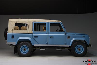 1998 Land Rover Defender 110   - Photo 35 - Houston, TX 77024