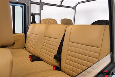 1998 Land Rover Defender 110   - Photo 73 - Houston, TX 77024