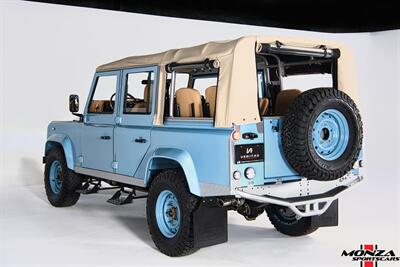 1998 Land Rover Defender 110   - Photo 12 - Houston, TX 77024