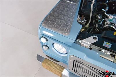 1998 Land Rover Defender 110   - Photo 128 - Houston, TX 77024