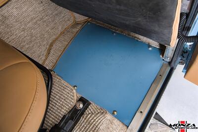 1998 Land Rover Defender 110   - Photo 148 - Houston, TX 77024