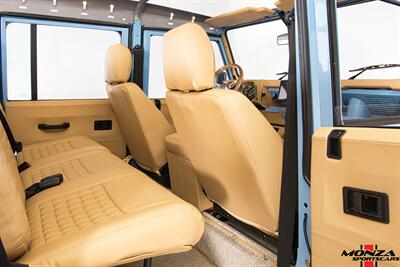 1998 Land Rover Defender 110   - Photo 79 - Houston, TX 77024