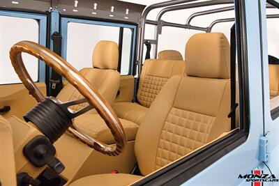 1998 Land Rover Defender 110   - Photo 65 - Houston, TX 77024