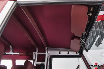 1999 Land Rover Defender 90   - Photo 33 - Houston, TX 77024