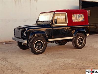 2025 Land Rover Defender 90   - Photo 2 - Houston, TX 77024