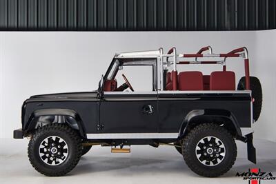 1999 Land Rover Defender 90   - Photo 130 - Houston, TX 77024