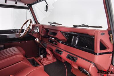 1999 Land Rover Defender 90   - Photo 29 - Houston, TX 77024