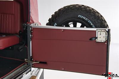 1999 Land Rover Defender 90   - Photo 59 - Houston, TX 77024