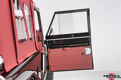 1999 Land Rover Defender 90   - Photo 26 - Houston, TX 77024