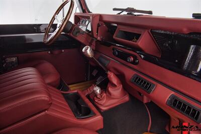 1999 Land Rover Defender 90   - Photo 31 - Houston, TX 77024