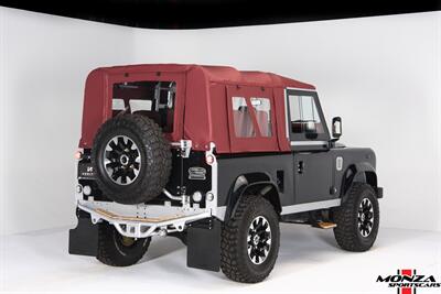 1999 Land Rover Defender 90   - Photo 8 - Houston, TX 77024