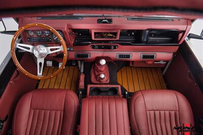 1999 Land Rover Defender 90   - Photo 147 - Houston, TX 77024